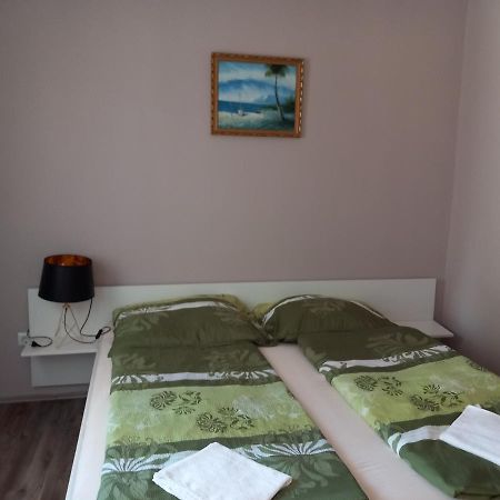 Hanna Apartman Lägenhet Balatonlelle Exteriör bild