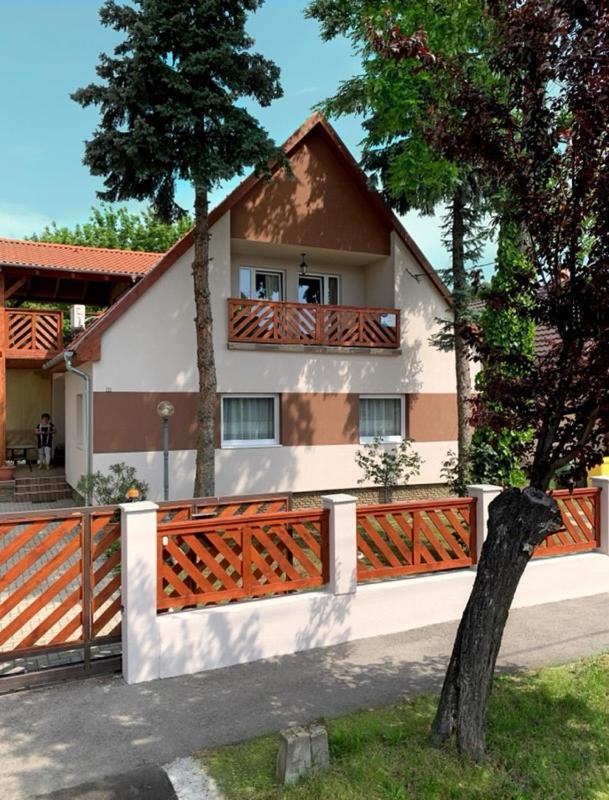 Hanna Apartman Lägenhet Balatonlelle Exteriör bild